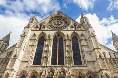 York Minster dünyanın en muhteşem katedrallerinden biridir.