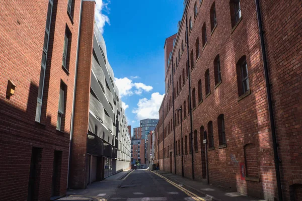 Immeuble de grande hauteur sur Holland Street, Sheffield, Royaume-Uni — Photo