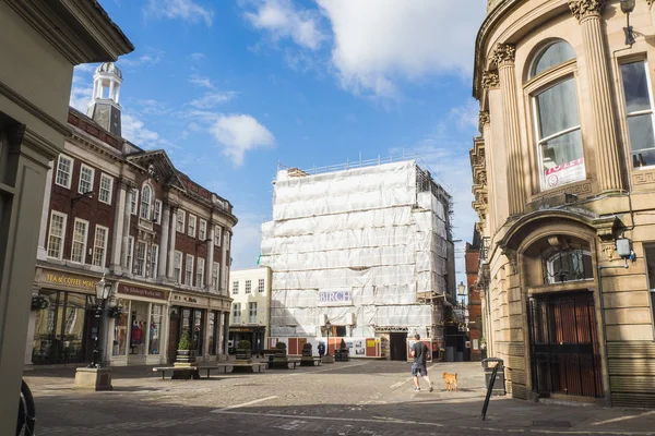 Berühmte touristenstraße ist ein beliebter ort in york city, uk — Stockfoto