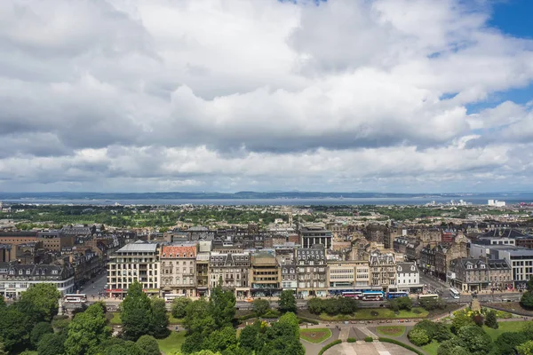 Landschaft der Stadt edinburgh auf der Draufsicht der Burg edinburgh — Stockfoto