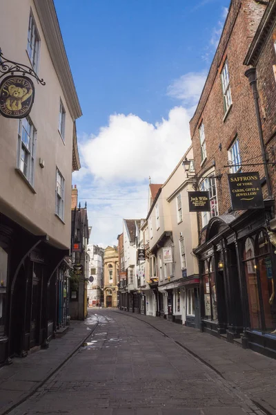 York, england - jun10, 2017: menschen spazieren in york mit nic — Stockfoto