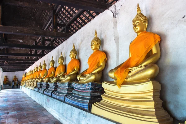 Guldbuddhastaty Ayutthaya Templet Thailand — Stockfoto