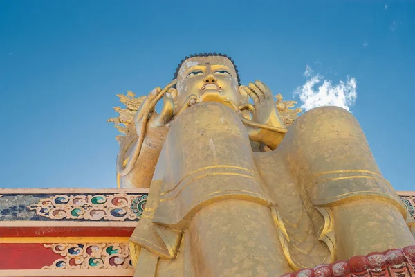 Escultura Dourada Gigante Buda Maitreya Leh Ladakh Norte Índia — Fotografia de Stock