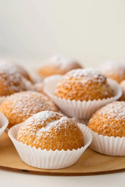 Bouffées Crème Avec Sucre Poudre Profiteroles Frais Crème — Photo