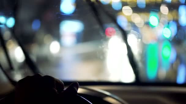 Conduire une voiture la nuit 