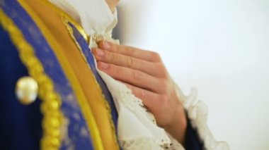 17. yüzyıl asil Avrupa kostüm giyen adam