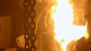 Ağır kaldırma zincirleri Metalurji tesisinde patlama furnance tarafından