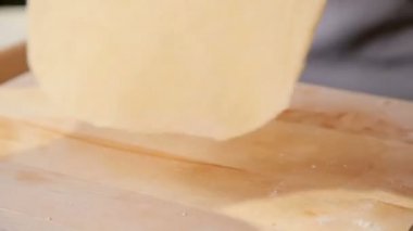 Pizza için para biriktiriyorum.