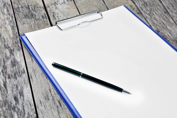 Close Clipboard Blank White Paper Pen Wooden Table — Stock Photo, Image