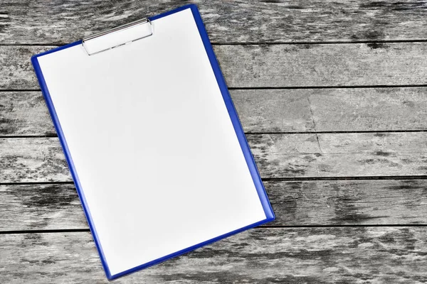 Clipboard Blank White Paper Wooden Table Top View — Stock Photo, Image