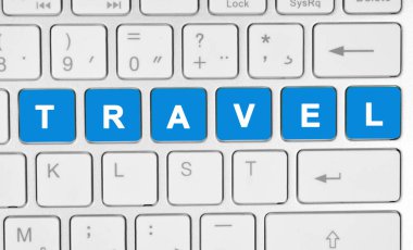 Bilgisayar klavyesinde seyahat kelimesi yakın plan