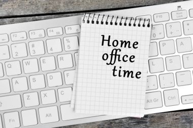 Defter sayfasında ofis saati kelimesi