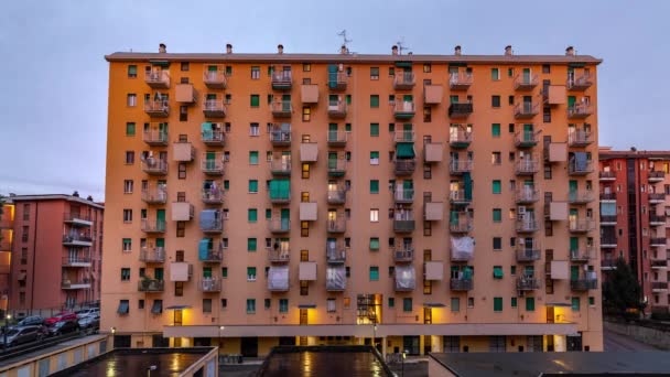 Timelapse Zachód Słońca Windows Apartament Noc Budynek Fasada Upływ Czasu — Wideo stockowe