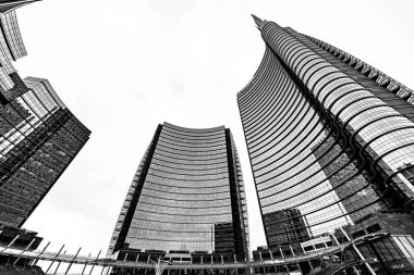 Milan, İtalya - 2 Kasım 2018: Gae Aulenti kare, İtalya, Unicredit ofisleri merkezinin en yüksek gökdelen. Önemli mali soka. Porta nuova 