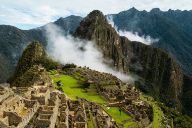 Machu Picchu kasabasının klasik manzarası