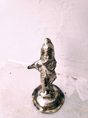 Hindu tanrısı Krishna 'nın Gümüş Heykeli.
