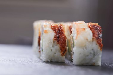 Taze lezzetli sushi seti