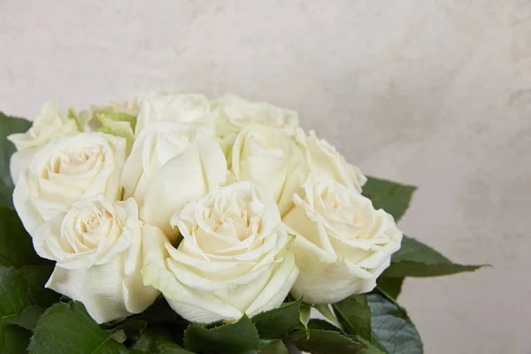 Όμορφο Μπουκέτο Λευκά Τριαντάφυλλα — Φωτογραφία Αρχείου