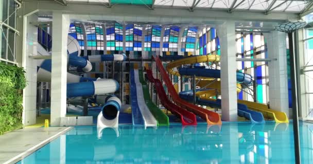 슬라이드와 수영장 Aquapark — 비디오