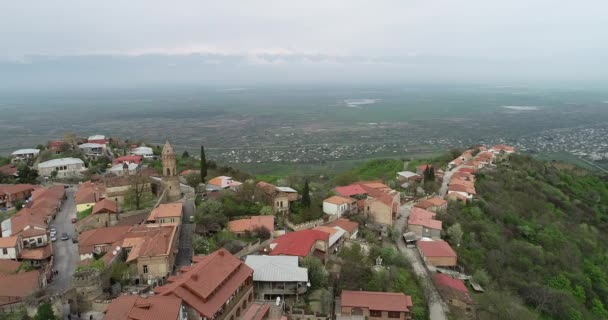 Kleinstadt Auf Grünen Kaukasischen Hügeln Georgien — Stockvideo