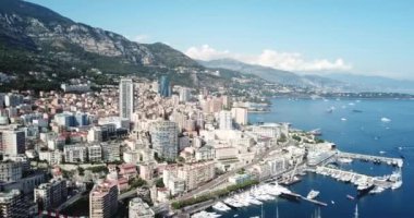 Ibiza hava görünümüyle mavi okyanus ve binalar