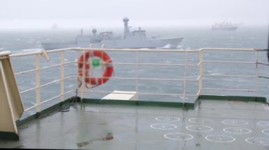 Büyük savaş gemisi Natig Aliev tankeri şiddetli fırtına sırasında