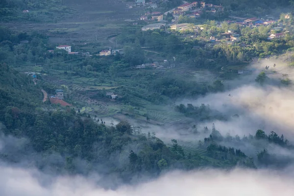LaoCai, Vietnam 'daki Y Ty kasabası.