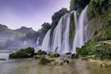 Ban Gioc - Kao Bang, Vietnam 'da Detian şelalesi