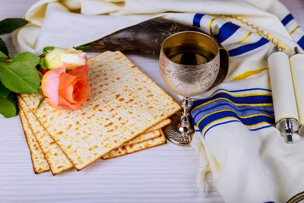 Pesah Ünnepe Koncepció Zsidó Húsvéti Ünnep Matzoh Édes Vörösbor Tavaszi — Stock Fotó