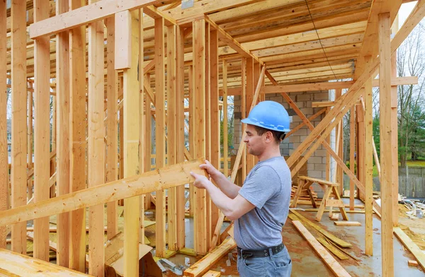 Construtor Uma Nova Casa Empreiteiros Construção — Fotografia de Stock