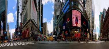 New York City - 15 Haziran 2018: Panorama Times Square, Broadway tiyatroları ve animasyonlu Led işaretleri, bir sembol, New York Amerika Birleşik Devletleri, Manhattan, New York City olduğunu. ABD.