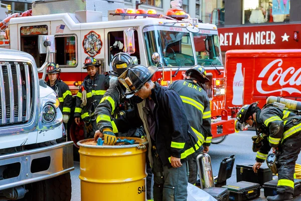 Nueva York City Junio 2018 Bomberos Con Los Departamentos Bomberos —  Fotos de Stock