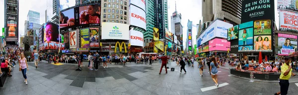 ニューヨーク シティ 2018 忙しい観光商業のタイムズ スクエアで ニューヨーク市とアメリカの象徴的な通り — ストック写真
