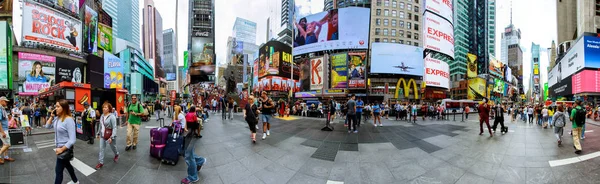 ネオン芸術と商業のブロードウェイの交差点で特集ニューヨーク シティ 2018 パノラマ タイムズ スクエア ニューヨーク市とアメリカの象徴的な通り — ストック写真