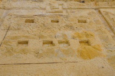 Yazlık beton derin şerit Vakfı için hazırlanan hendek