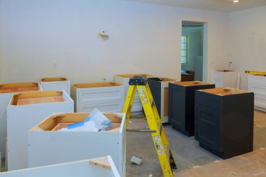 Ada çekmeceler ve sayaç mutfak dolapları yükleme kör köşe dolap, yüklü