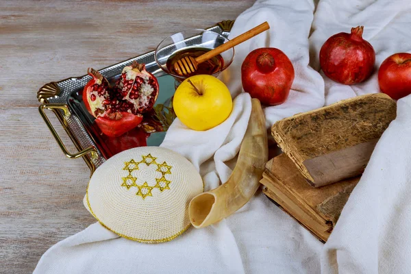 Honig Apfel Und Granatapfel Für Traditionelle Feiertagssymbole Rosh Hashanah Jewesh — Stockfoto
