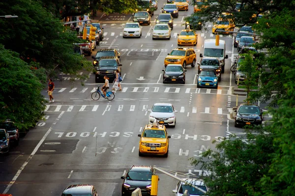Nova Iorque Cidade Jujy 2018 Táxi Desce Rua New York — Fotografia de Stock