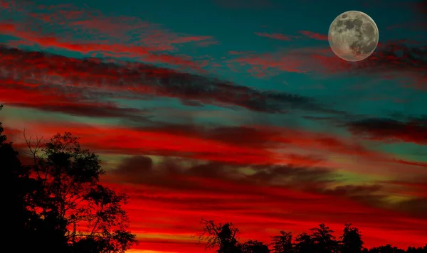 Partially Full Moon Beautiful Red Sky Sunset — Stock Photo, Image