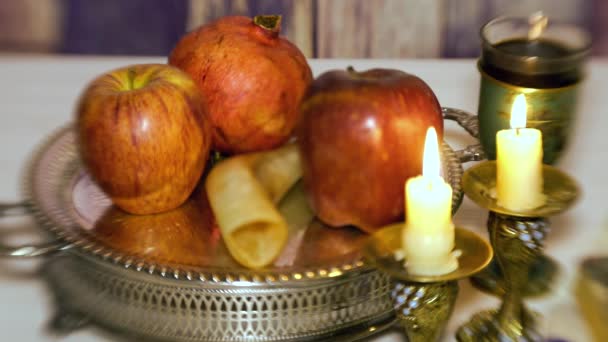 Rosh Hashanah Jüdisches Urlaubskonzept Shofar Und Tallit Apfel Und Granatapfel — Stockvideo