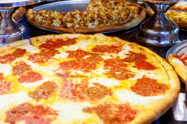 Pizza restoran Manhattan yeni York.of Pizza Untied Devletleri bir günde yalnız tüketilir. Üstünde belgili tanımlık sayaç pizzacı pizza