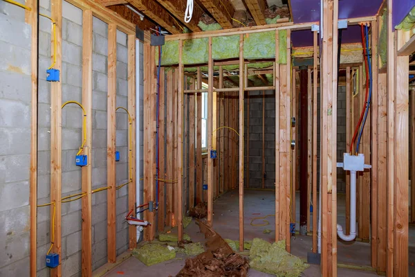 新建房屋木结构室内结构 — 图库照片