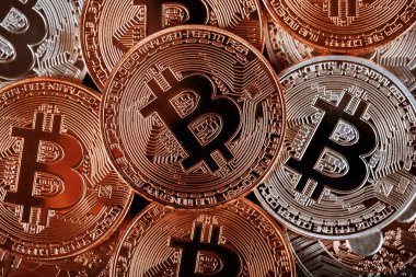 Cryptocurrency kazık arka plan Bitcoin mal satın almak için kullanılan oluşturulan yeni bir para birimidir