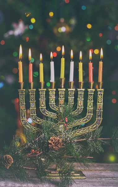 Fiesta Judía Símbolo Vacaciones Hanukkah Brillantemente Brillante Hanukkah Menorah Profundidad —  Fotos de Stock
