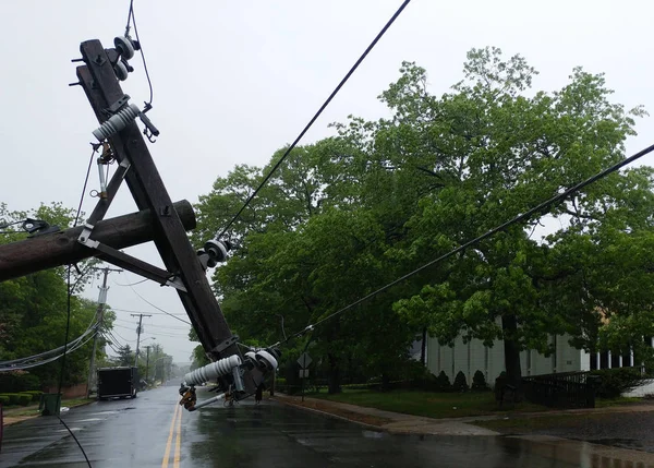 Fırtına Şiddetli Elektrik Direkleri Güç Hatları Bir Yol Hurricanepoles Düşen — Stok fotoğraf