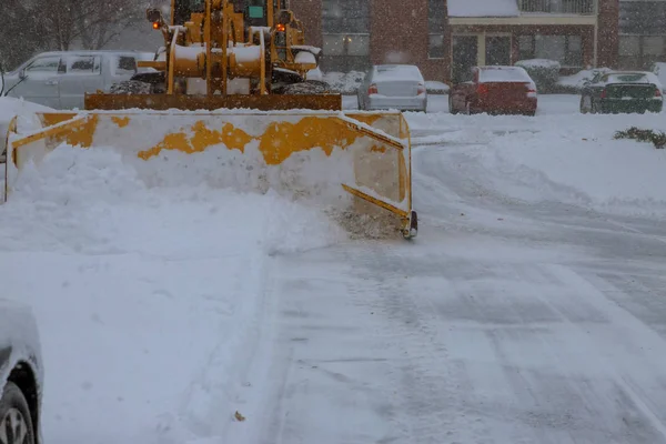 Máquina Tractora Arado Nieve Trabajo Limpieza Nieve Camión Después Fuertes — Foto de Stock