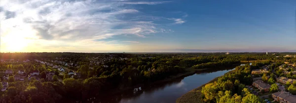 Pôr Sol Mágico Pôr Sol Colorido Sobre Cidade — Fotografia de Stock