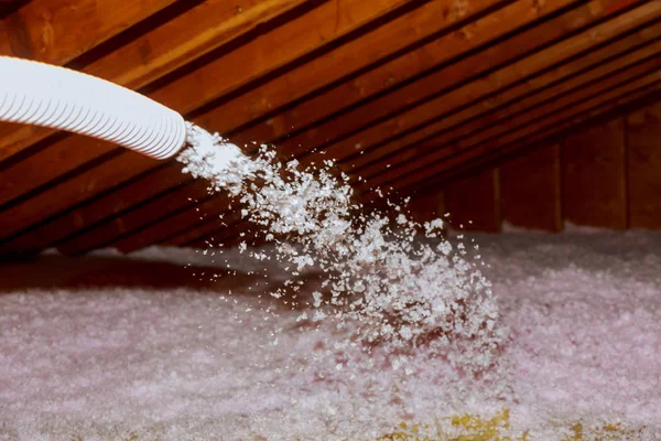Spraying Blown Fiberglass Insulation Roof Technician Spraying Foam Insulation Using — Stock Photo, Image