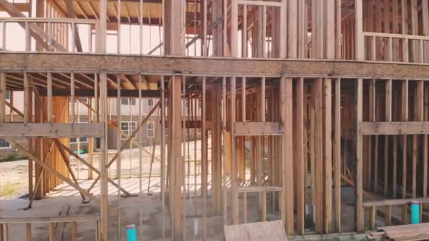 Renovación del marco de la pared interior nueva construcción de viviendas — Vídeo de stock