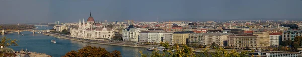 Een panorama over Boedapest stad, hoofdstad van Hongarije — Stockfoto